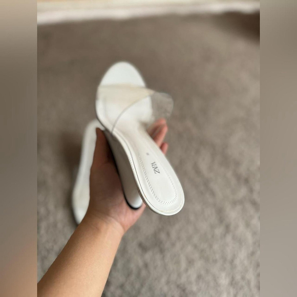 sandals - Picture 7 of 8